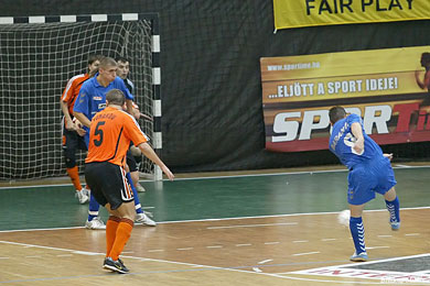 Pal Baranyai kicking... (Photo courtesy: Miklos Biszkup)