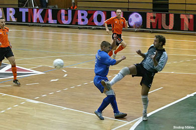 No chances for Szabolcs T�th against Vladyslav Kornyeyev (Photo courtesy: Miklos Biszkup)