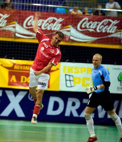 Filipczak and Brzenk after another goal for Clearex (Photo courtesy: Clearex Chorzow)