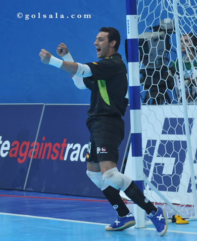 ... and ElPozo's party can start! (Photo courtesy: Enrique Serrano - Golsala.com)