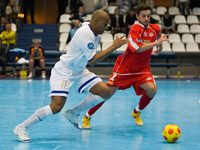 Cirilo vs Mauricio, first flash (Photo courtesy: Konstantin Molchanov)