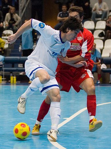 Kelson vs Mauricio, part 1... (Photo courtesy: Konstantin Molchanov)