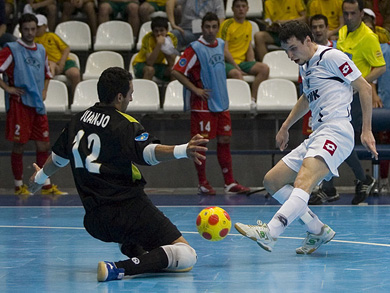 Shayakhmetov vs Juanjo (Photo courtesy: Konstantin Molchanov)