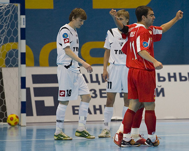 Goal for ElPozo: Cico and Wilde celebrating, opposite feelings for Prudnikov and Timoshchenkov (Photo courtesy: Konstantin Molchanov)