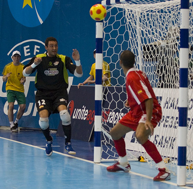 Just ten seconds before the end of extra time: Mokhov hit the bar! Juanjo and Cico can breath... (Photo courtesy: Konstantin Molchanov)