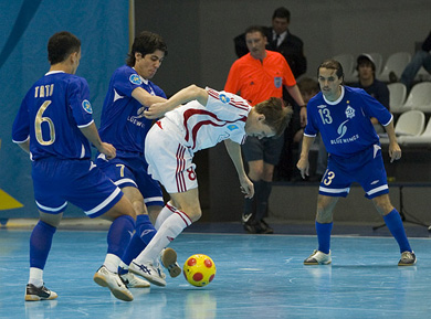 Samokhvalov between Tatu, Kelson and Joan (Photo courtesy: Konstantin Molchanov)