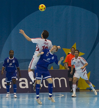 Jadder flying higher than Kobzar (Photo courtesy: Konstantin Molchanov)