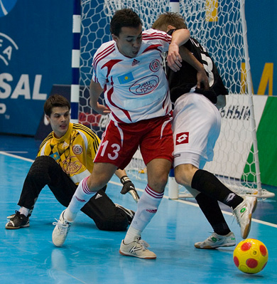Pica Pau defending the Marcinho*s goal vs the Mokhov effort (Photo courtesy: Konstantin Molchanov)