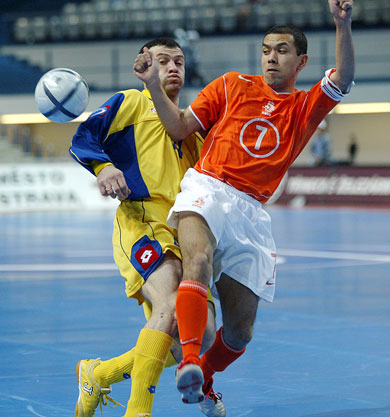 Serhiy Koridze vs Max Tjaden (Photo courtesy: Joe Pepler - UEFA.com)