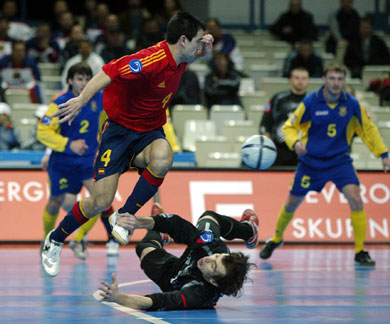 Fran Serrejon, what a goal! (Photo courtesy: Joe Pepler - UEFA.com)