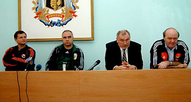 During the press conference... (Photo courtesy: Andrey Pety and Valery Dudush)