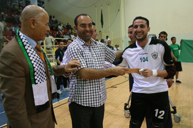 Mohammed Al-Sharif, awarded during the 3rd UNAF Cup, having represented Libya for more than 100 times! (Photo courtesy: Libyan Futsal Committee)