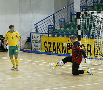 Russia vs Lithuania (Photo courtesy: Miklos Biszkup)