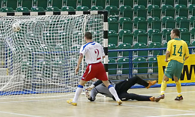 Russia vs Lithuania (Photo courtesy: Miklos Biszkup)