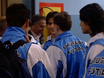 Uruguayan players in the airport ... (Photo courtesy: http://www.geocities.com/futsaluruguayo)