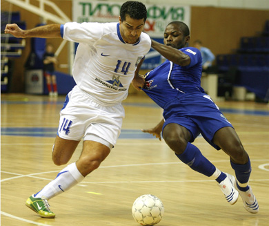 Vander Carioca vs Edu (Photo courtesy: Norilsky Nickel Web Site)