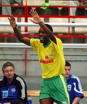 Arnoud scored two goals for West Stars (Photo courtesy: Enrique Serrano - LNFS)