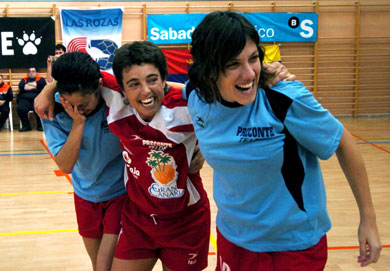 Yaiza, Delia and Ana Luis celebrating the triumph! (Photo courtesy: Enrique Serrano)