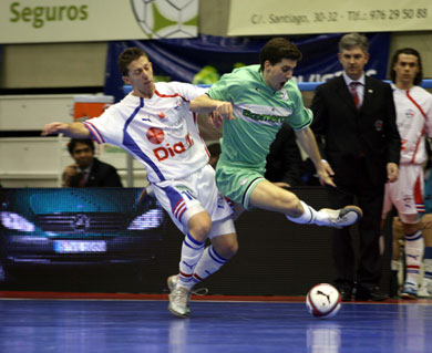 Alemao vs Luis, part 1 (Photo courtesy: Angel Perez - LNFS)