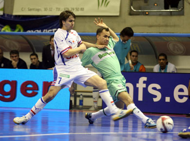 Cesar vs Marquinho (Photo courtesy: Angel Perez - LNFS)