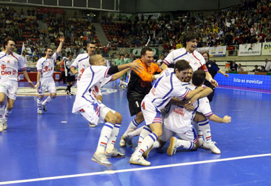 Run for the title! Part 1 (Photo courtesy: Angel Perez - LNFS)