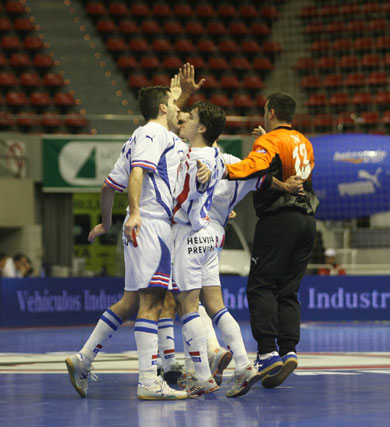 Pitu, Miguel, Toni... Lobelle's triumph! (Photo courtesy: Angel Perez - LNFS)