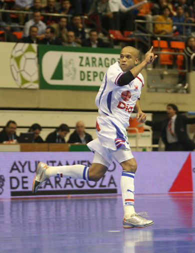 The match winner Ci�o eliminated 