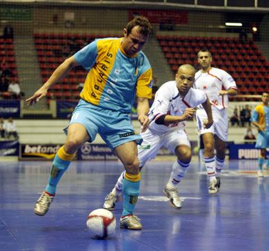 Marcelo followed by Ci�o and Serpa (Photo courtesy: Angel Perez - LNFS)