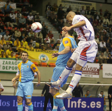 Ci�o higher than Simi (Photo courtesy: Angel Perez - LNFS)