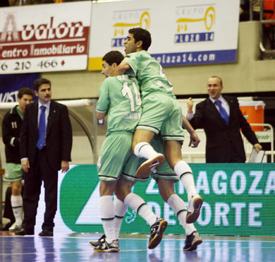 Neto and Daniel, goal for Boomerang! (Photo courtesy: Angel Perez - LNFS)