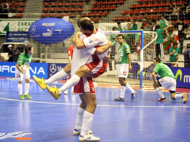 Fernandao - Kel, what a result for Martorell! (Photo courtesy: Angel Perez - LNFS)