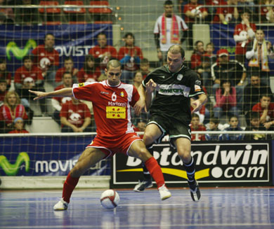 Fernandao vs Schumacher (Photo courtesy: Angel Perez - LNFS)