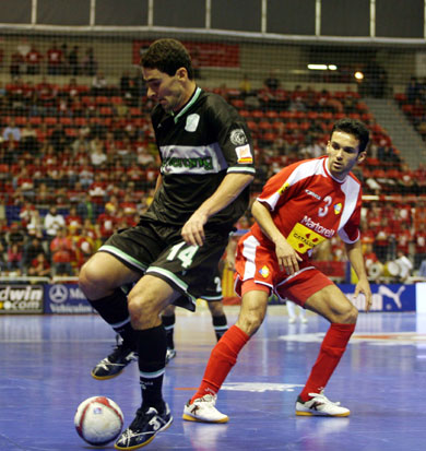 Futsal lesson n�2 by Daniel and Pc... (Photo courtesy: Angel Perez - LNFS)