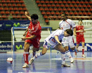 Cobeta vs Miguel (Photo courtesy: Angel Perez - LNFS)