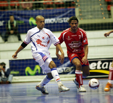 Cico vs Vinicius Bacaro (Photo courtesy: Angel Perez - LNFS)