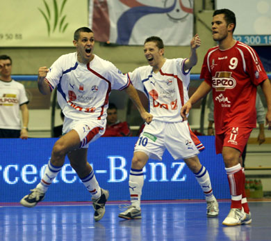 The Serpa's ballet to celebrate the Lobelle's jump to final! (Photo courtesy: Angel Perez - LNFS)