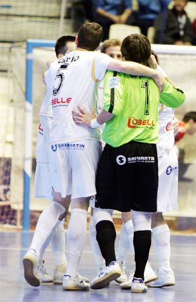 David, Rato, Carlos Barron and Pola celebrating (Photo courtesy: Rub�n de Pedro - LNFS)