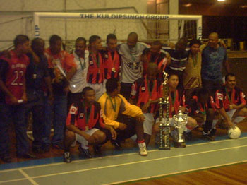 Zvv Mengao, Suriname Champions!